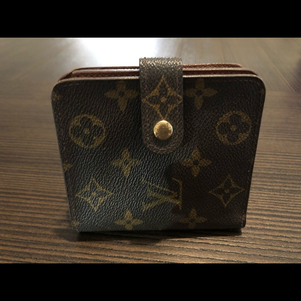Authentic Louis Vuitton Billfold Wallet